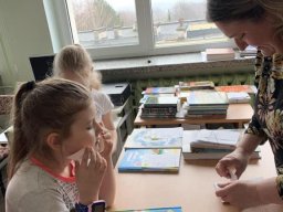 b_1024_768_0_00_images_2023_2024_KAWA_Pasowanie_czytelnik_431047867_866279998633283_6830887627502586044_n